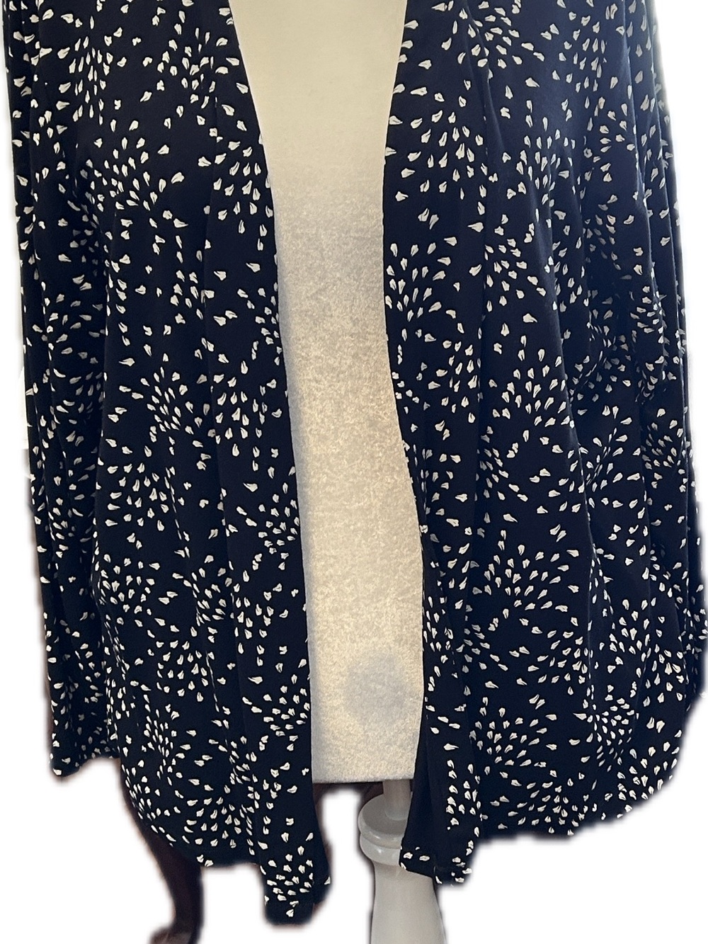 Grace Black and White Leaf Pattern Open Cardigan